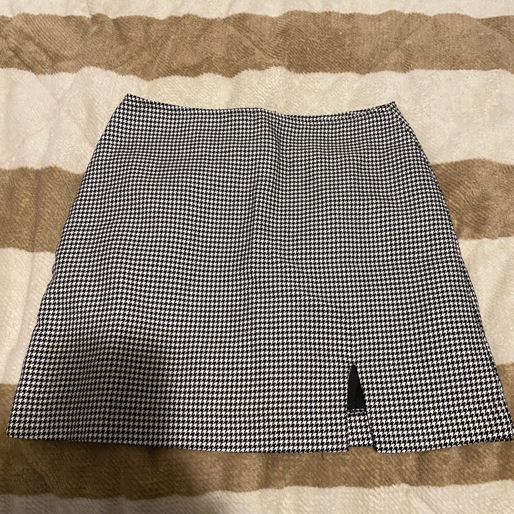 Classic Black and White Houndstooth Skirt